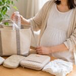 妊娠後期の夏外出前に持ち物を整える家庭のイメージ